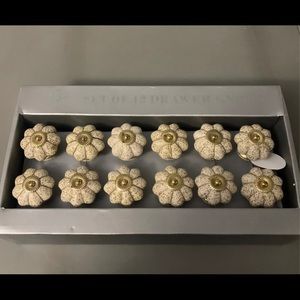 Set of 12 drawer pulls